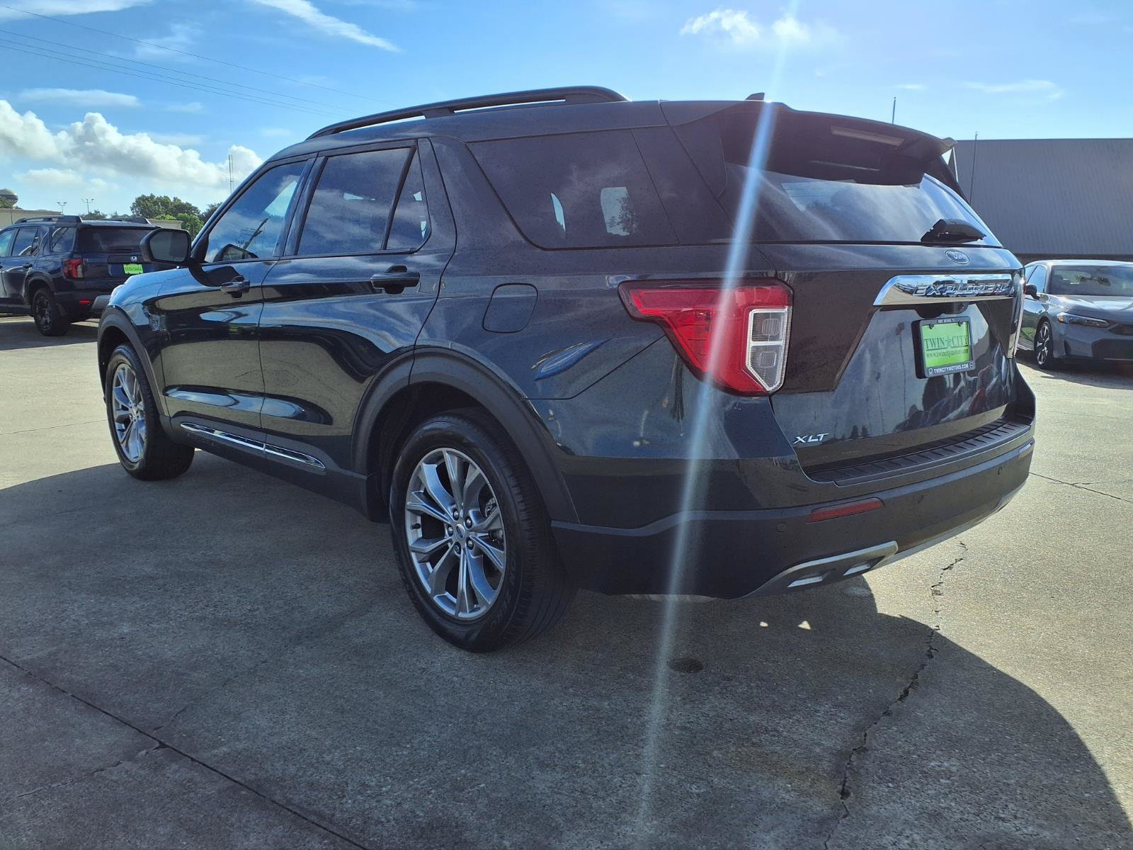 Used 2023 Ford Explorer XLT w/ Equipment Group 202A RWD image 7