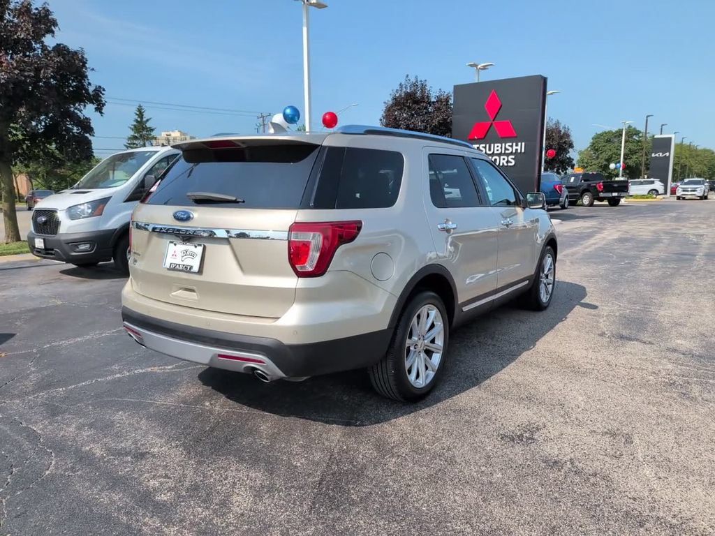 Used 2017 Ford Explorer Limited FWD image 4
