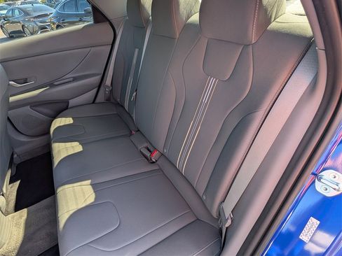 Used 2023 Hyundai Elantra SEL w/ Preferred Accessory Package image 17