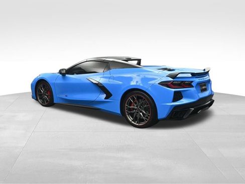 Used 2023 Chevrolet Corvette Stingray Premium Conv w/ Z51 Performance Package RWD image 3