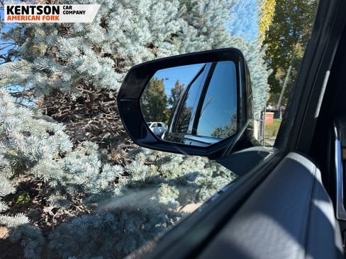 Used 2025 GMC Yukon XL Denali w/ LPO, Floor Liner Package image 25