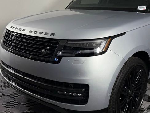 New 2025 Land Rover Range Rover SE image 12