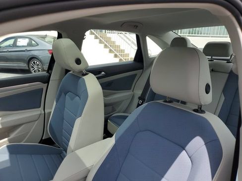 New 2026 Volkswagen Jetta SE FWD image 15