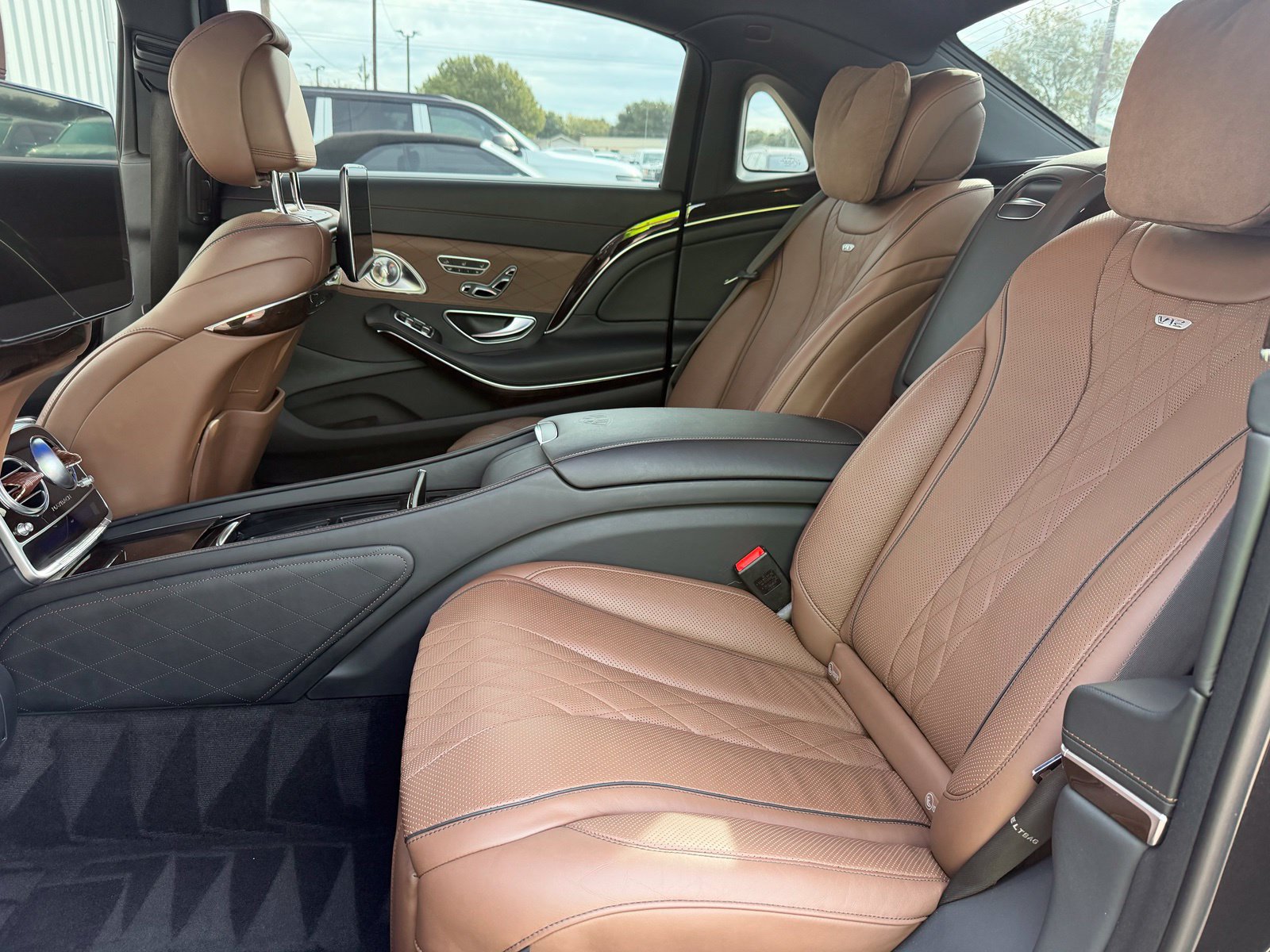 Used 2018 Mercedes-Benz Maybach S 650 image 31