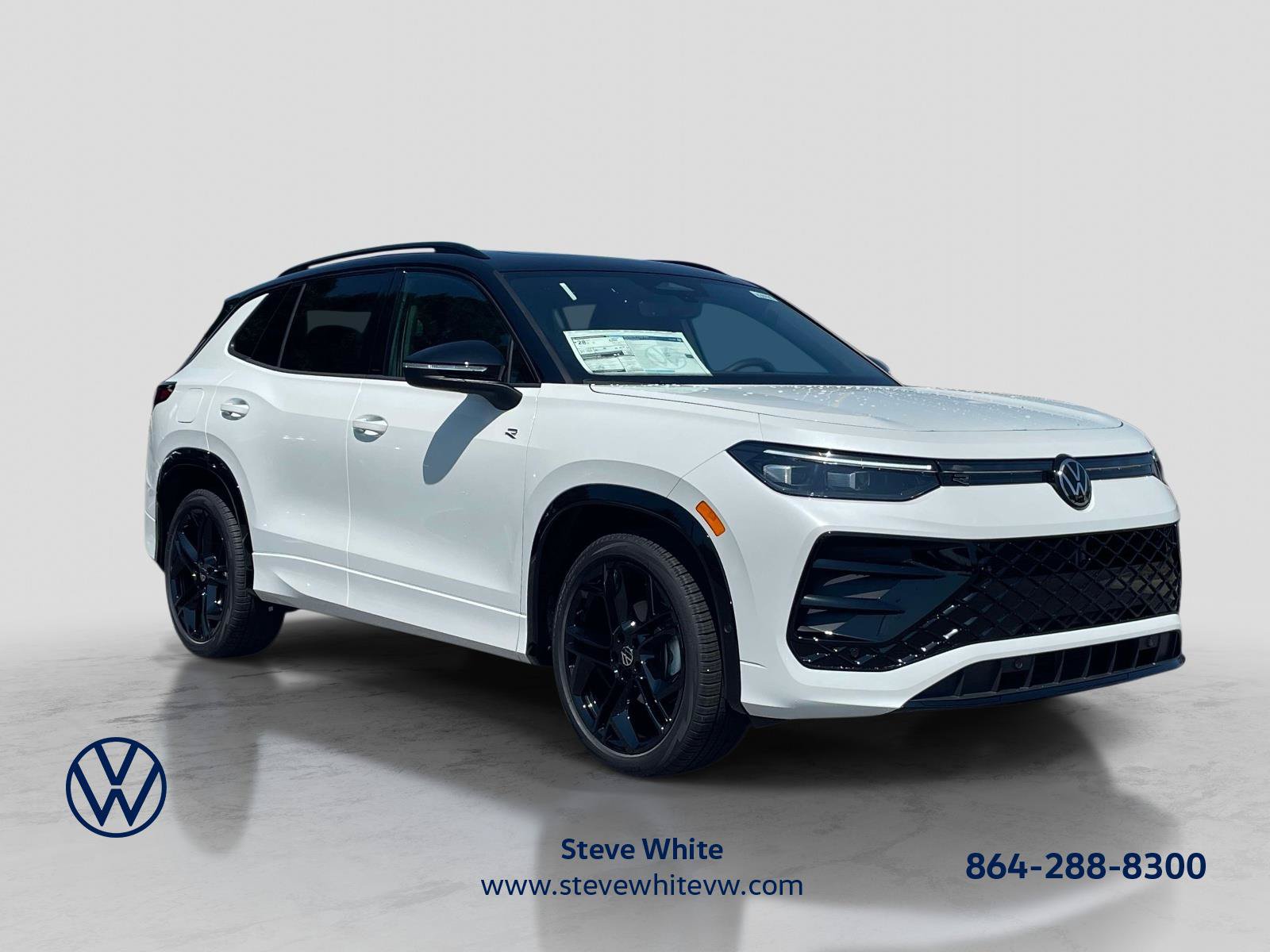 New 2026 Volkswagen Tiguan SE R-Line FWD image 1