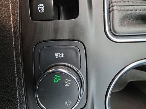 Used 2018 Chevrolet Traverse LT AWD/4WD image 19