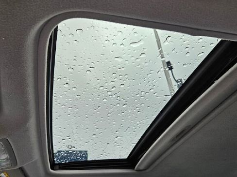 Used 2011 Toyota Camry XLE w/ XLE Extra-Value Pkg #2 image 16