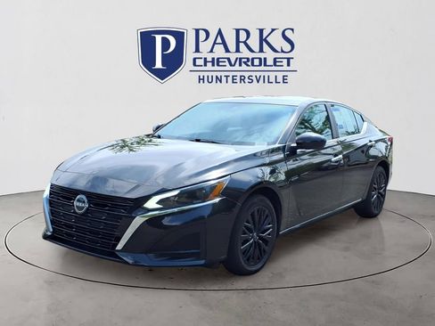 Used 2025 Nissan Altima 2.5 SV w/ SV Special Edition Package AWD/4WD image 27