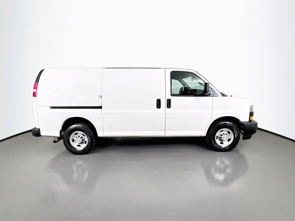 Used 2019 Chevrolet Express 2500 w/ Driver Convenience Package RWD image 6