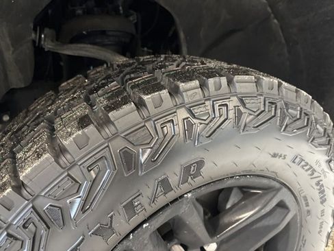 Used 2024 Chevrolet Silverado 1500 Custom Trail Boss image 28