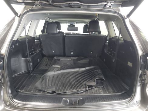 Used 2017 Toyota Highlander XLE AWD/4WD image 12