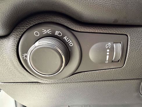 Used 2024 Dodge Durango GT RWD image 24