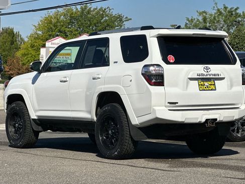 Used 2022 Toyota 4Runner SR5 Premium w/ Moonroof Package AWD/4WD image 6