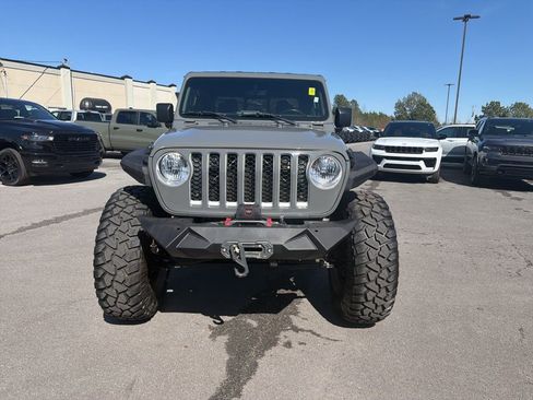 Used 2022 Jeep Gladiator Overland w/ Cold Weather Group image 7