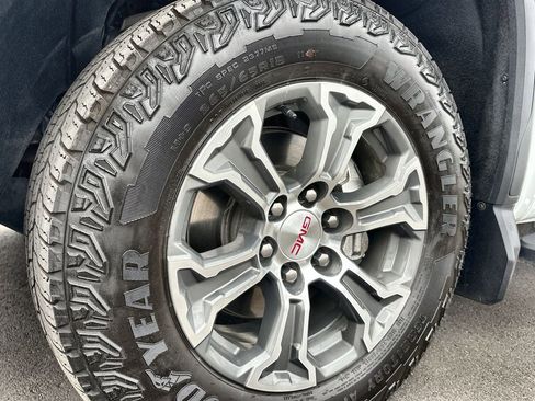 Used 2023 GMC Sierra 1500 SLT w/ SLT Convenience Package image 27