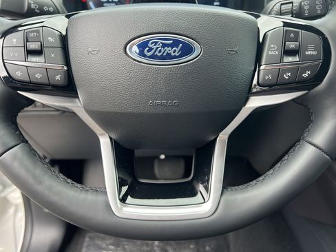 New 2026 Ford Explorer Platinum RWD image 9