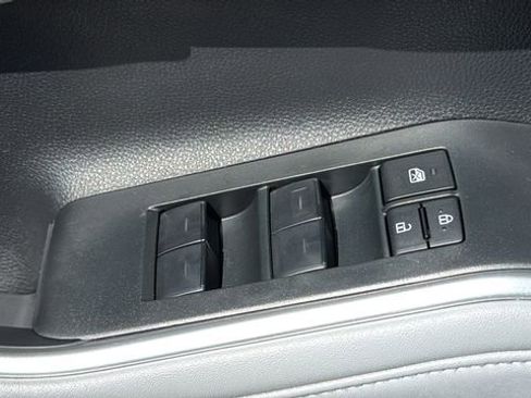 Certified 2025 Toyota Highlander LE image 19