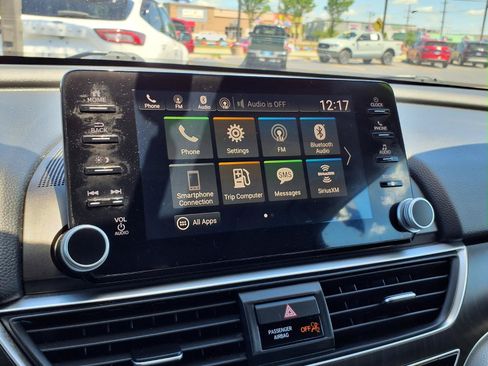 Used 2018 Honda Accord EX image 12