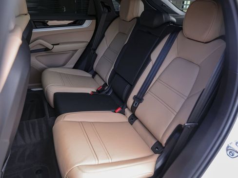 New 2026 Porsche Cayenne S AWD/4WD image 32
