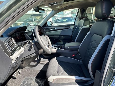 New 2026 Volkswagen Atlas Peak Edition AWD/4WD image 17
