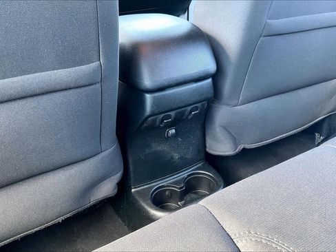 Used 2018 Jeep Wrangler Sport image 31