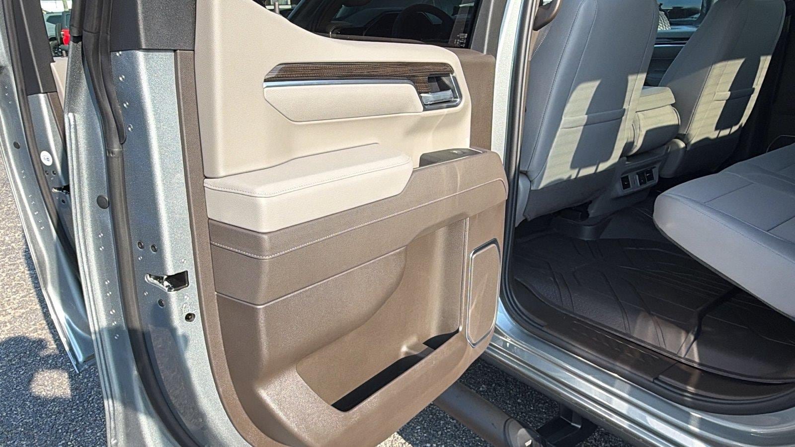 New 2026 Chevrolet Silverado 1500 RST w/ RST Select Package AWD/4WD image 17