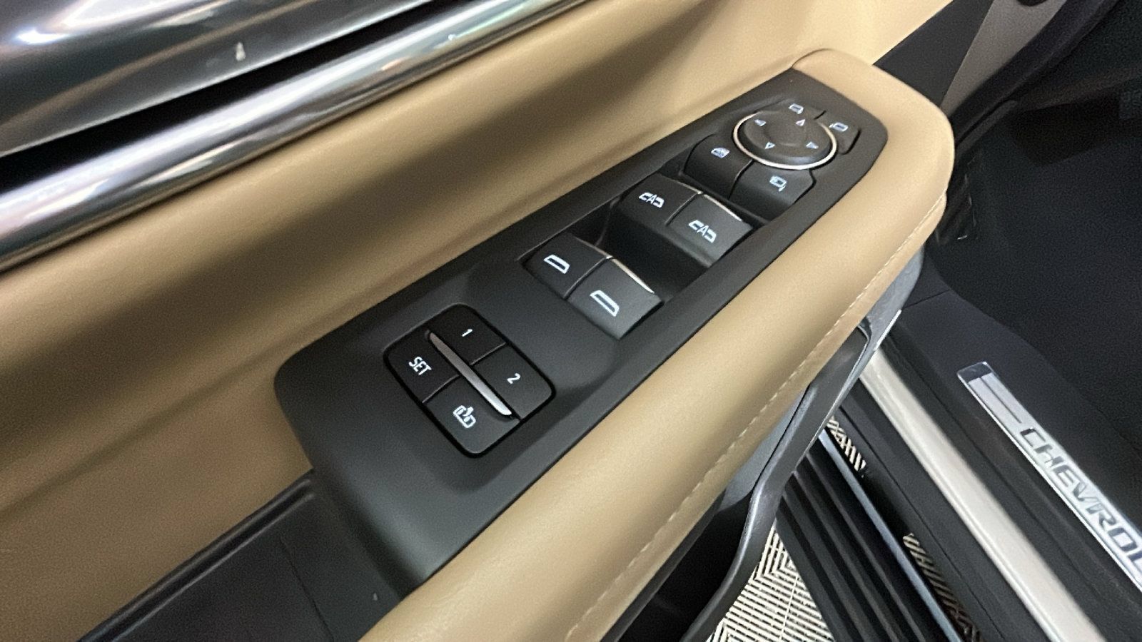 Used 2023 Chevrolet Tahoe Premier AWD/4WD image 12