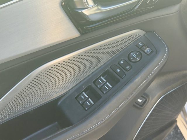 Used 2024 Acura MDX w/ Technology Package FWD image 13