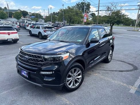 Used 2020 Ford Explorer XLT w/ Equipment Group 202A AWD/4WD image 2