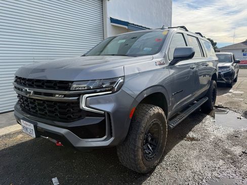 Used 2022 Chevrolet Suburban Z71 image 4
