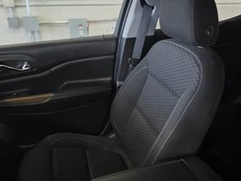 Used 2018 GMC Acadia SLE image 21