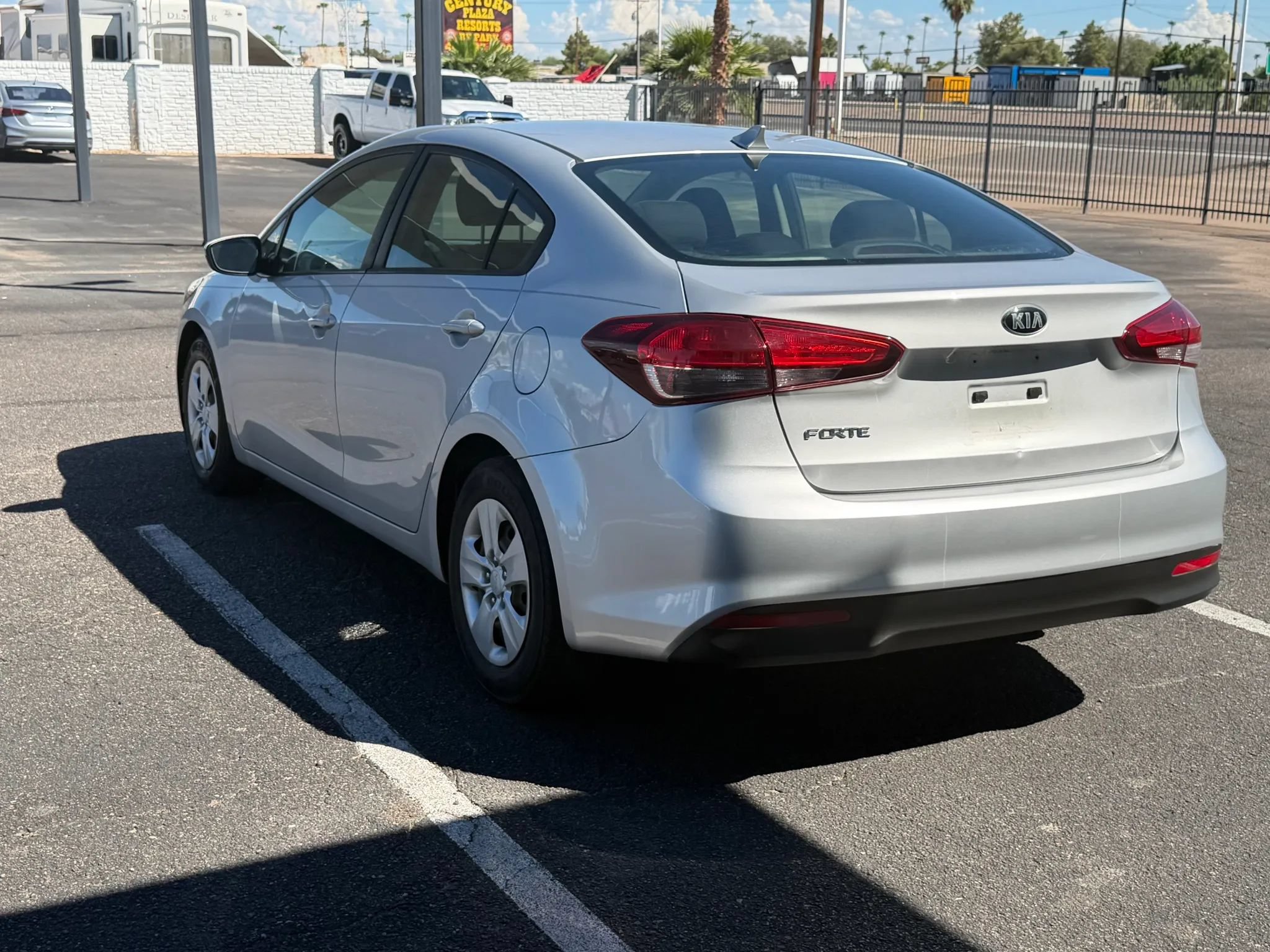 Used 2017 Kia Forte LX FWD image 5