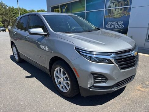 Used 2024 Chevrolet Equinox LT FWD image 1
