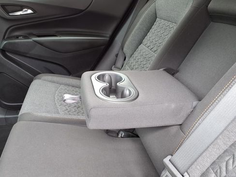 Used 2022 Chevrolet Equinox LT image 32