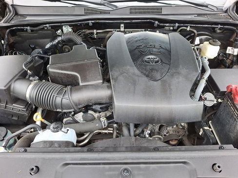 Used 2021 Toyota Tacoma TRD Sport w/ Technology Package AWD/4WD image 27