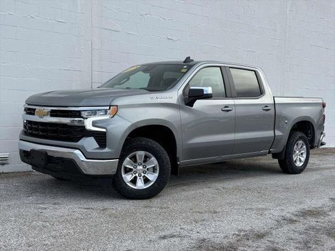Used 2025 Chevrolet Silverado 1500 LT image 1