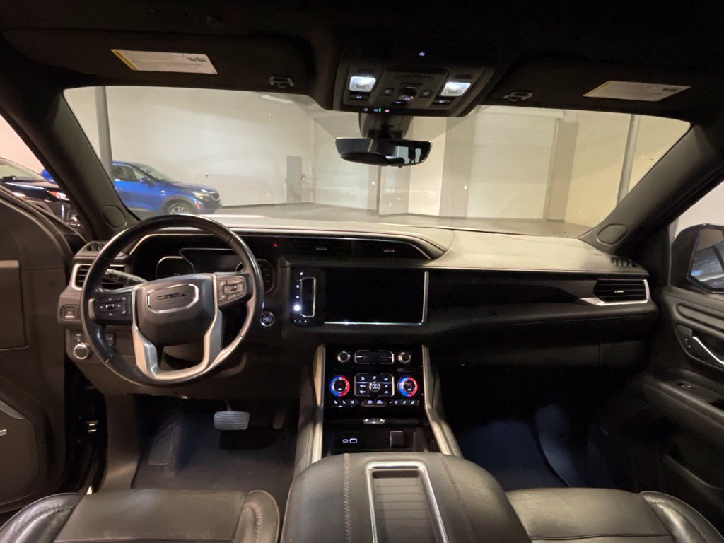 Used 2021 GMC Yukon XL Denali w/ Denali Premium Package AWD/4WD image 16