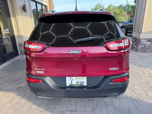 Used 2015 Jeep Cherokee Latitude w/ Cold Weather Group AWD/4WD image 5