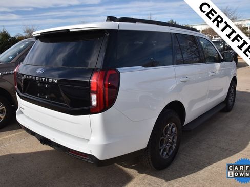 Certified 2025 Ford Expedition Active image 5