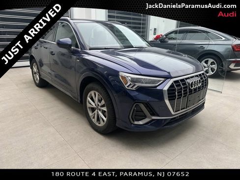 Used 2023 Audi Q3 2.0T Premium Plus w/ Premium Plus Package image 3
