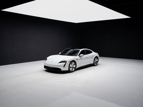 Used 2023 Porsche Taycan w/ Premium Package image 77