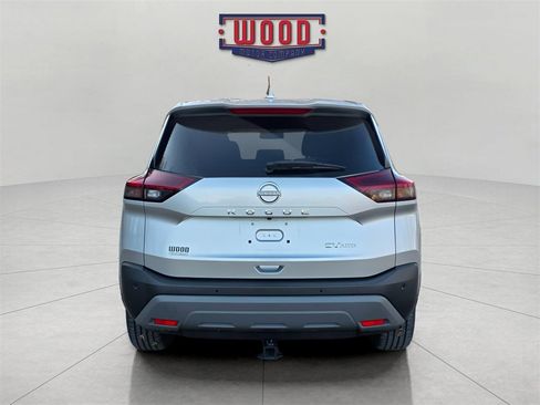 Used 2023 Nissan Rogue SV image 3