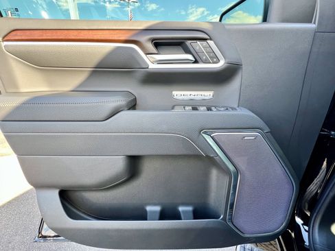 New 2026 GMC Sierra 1500 Denali w/ Denali Reserve Package image 10