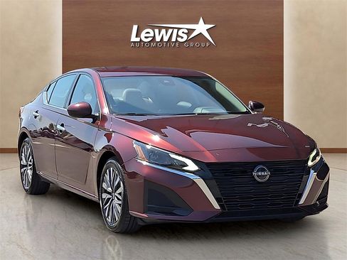 Used 2023 Nissan Altima 2.5 SV image 6