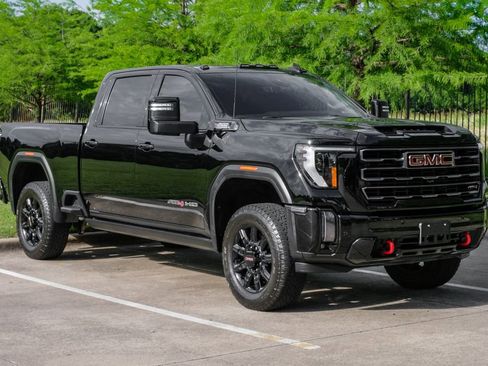 Used 2024 GMC Sierra 2500 AT4 w/ AT4 Premium Plus Package AWD/4WD image 11