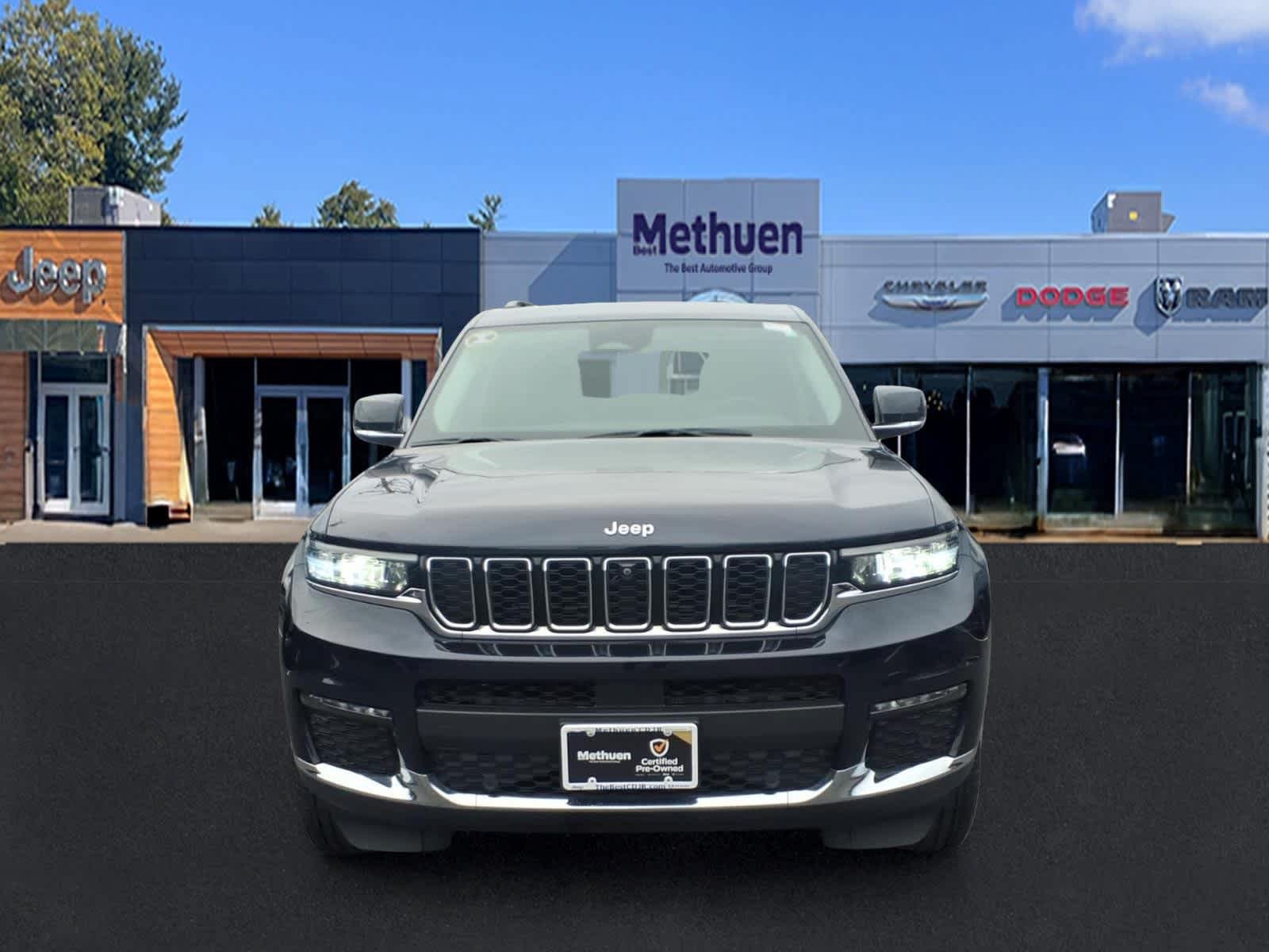 Used 2023 Jeep Grand Cherokee L Limited w/ Luxury Tech Group II AWD/4WD image 8