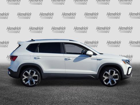 Used 2022 Volkswagen Taos SEL image 8