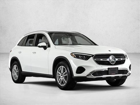Certified 2025 Mercedes-Benz GLC 300 4MATIC image 3