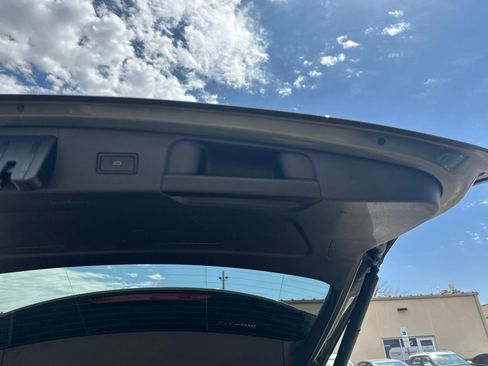 Certified 2024 Volkswagen Atlas Peak Edition SE AWD/4WD image 31