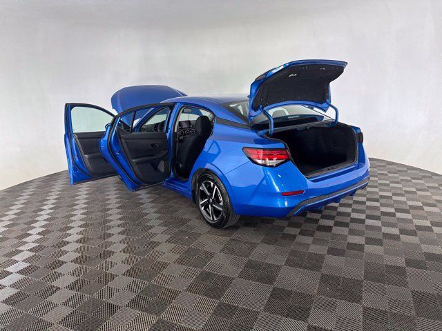 Used 2024 Nissan Sentra SV FWD image 16